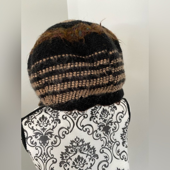 Stylish Winter Hat - vintage! - Picture 3 of 4
